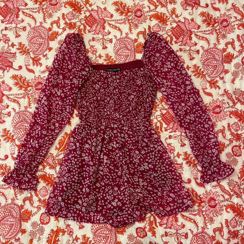 Abercrombie and Fitch Maroon Floral Romper in size XXS